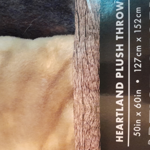 Everwiled plush throw - Picture 2 of 3